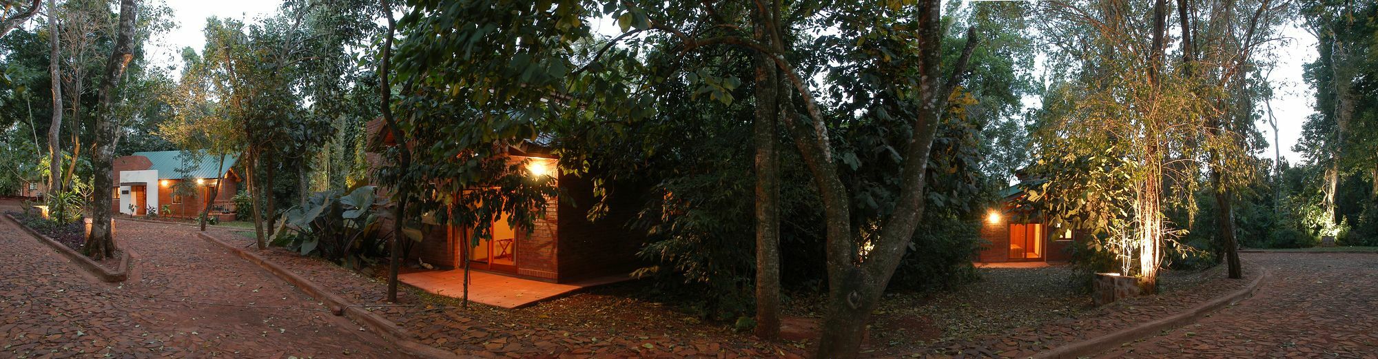 Raices Amambai Lodges Puerto Iguazú Exterior foto